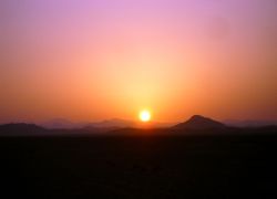 tramonto nel deserto